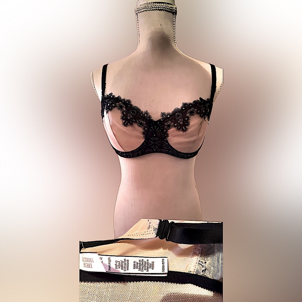 NWT. *V.S* DREAM ANGEL'S